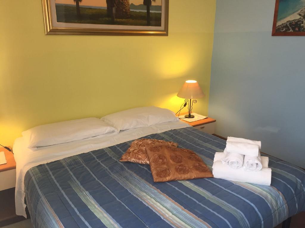 Moon House Bed & Breakfast *